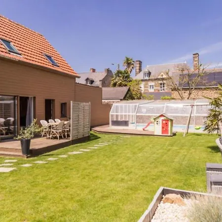 Maison Charmante A Avec Piscine Partagee Ferienhaus Pontorson