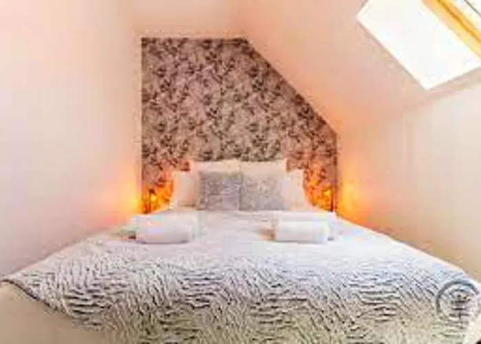 Tatil Evi Maison Charmante A Avec Piscine Partagee Pontorson